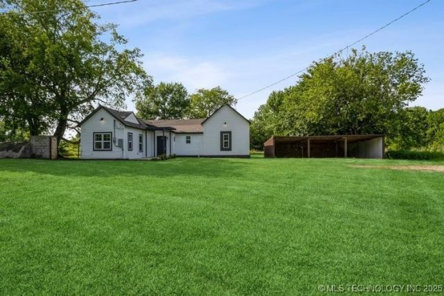 201 NE Tignor Street, Canadian, OK 74425 Main Photo