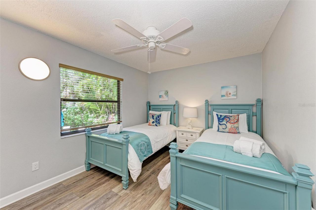 304 74th Street, Unit B, Holmes Beach, FL 34217 Photo