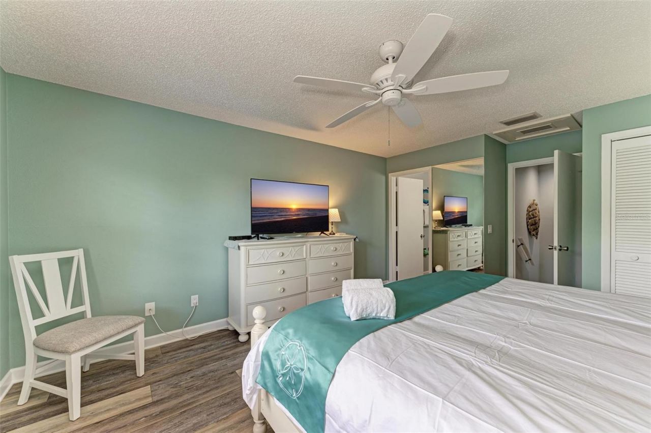 304 74th Street, Unit B, Holmes Beach, FL 34217 Photo