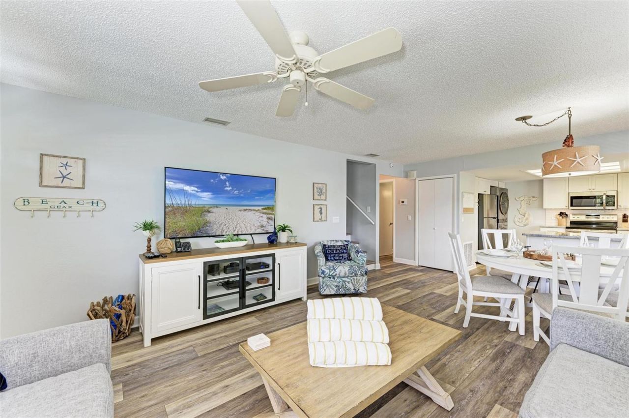 304 74th Street, Unit B, Holmes Beach, FL 34217 Photo