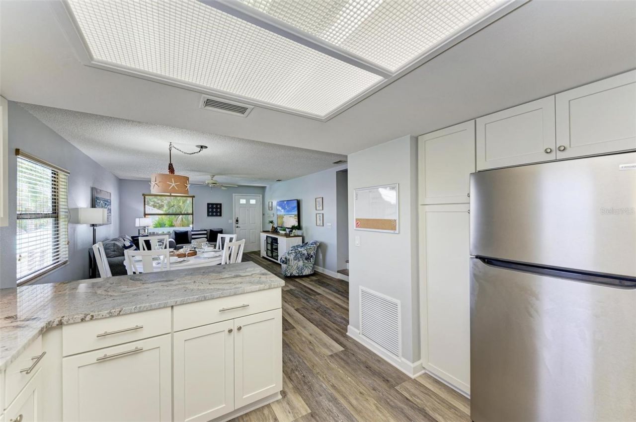 304 74th Street, Unit B, Holmes Beach, FL 34217 Photo