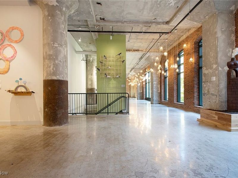 725 Johnson Court, Unit 324, Cleveland, OH 44113 Photo 3