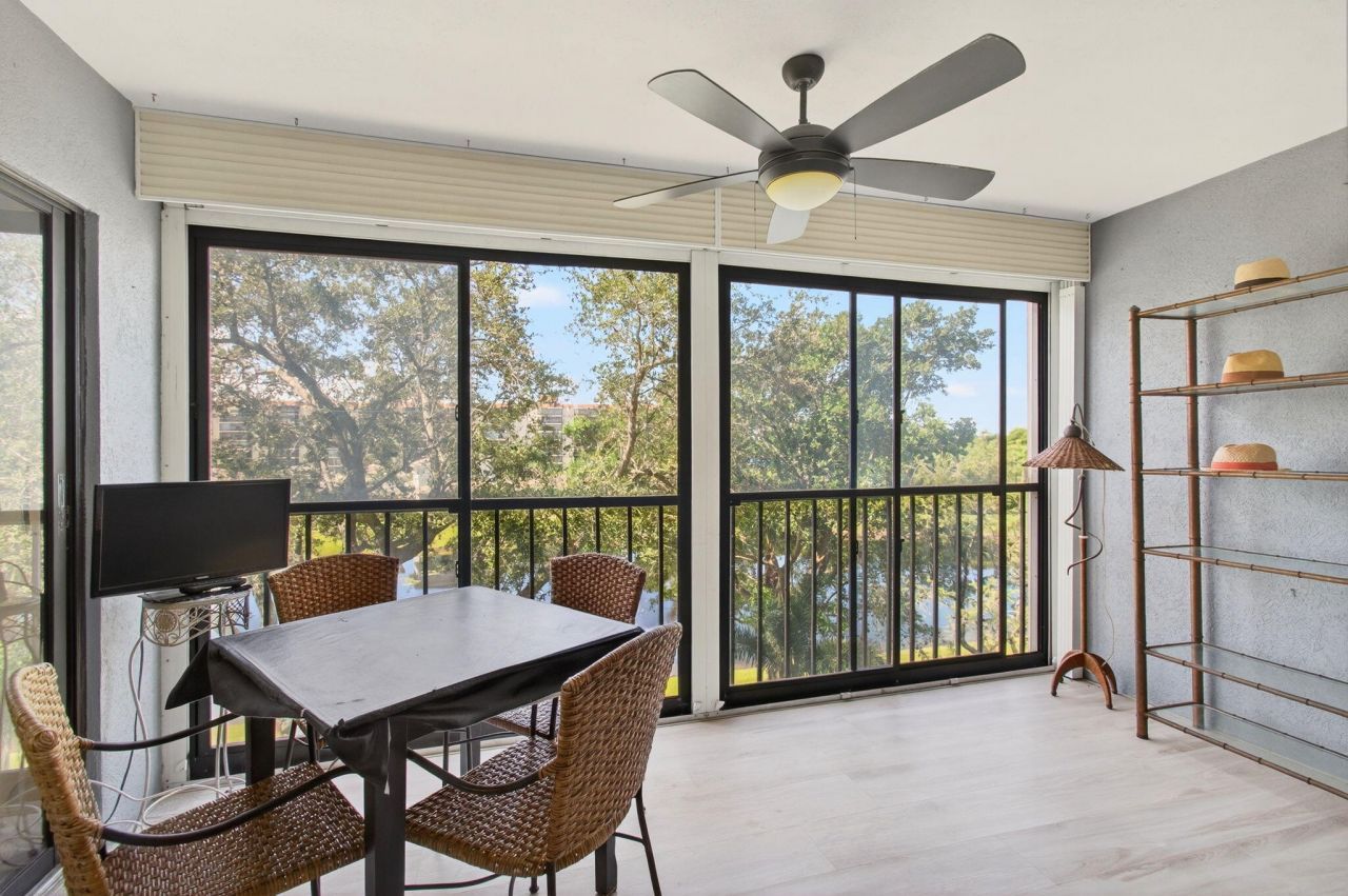 7290 Kinghurst Drive, Unit 405, Delray Beach, FL 33446 Photo