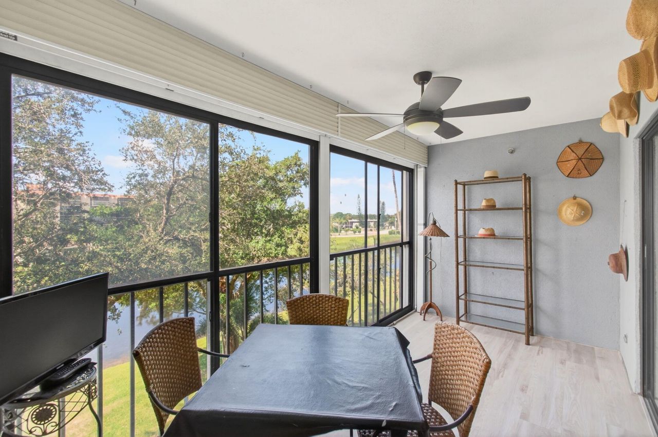 7290 Kinghurst Drive, Unit 405, Delray Beach, FL 33446 Photo