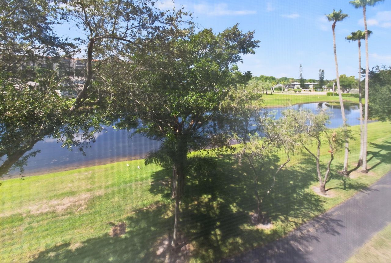 7290 Kinghurst Drive, Unit 405, Delray Beach, FL 33446 Photo