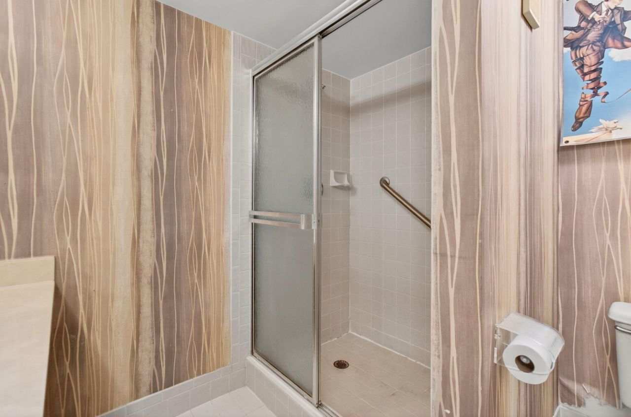 7290 Kinghurst Drive, Unit 405, Delray Beach, FL 33446 Photo