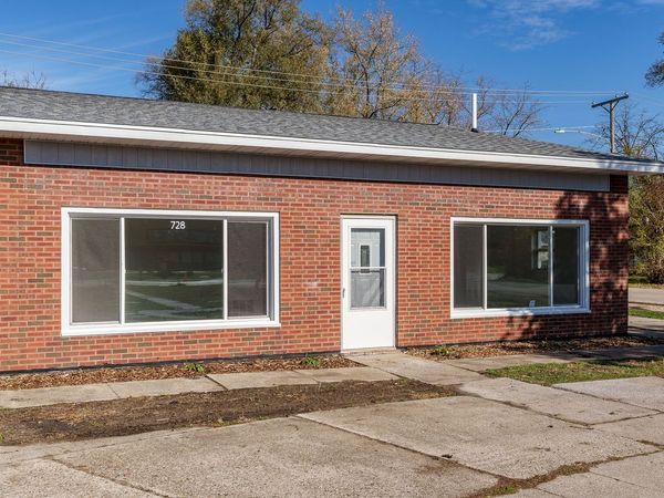 728 Windsor Rd, Loves Park, IL 61111