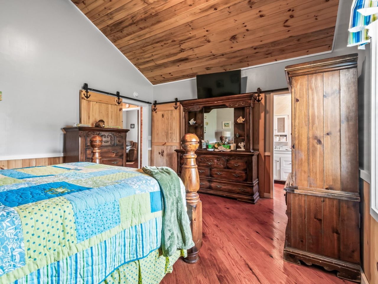 344 Lily Circle, East Point, FL 32328 Photo