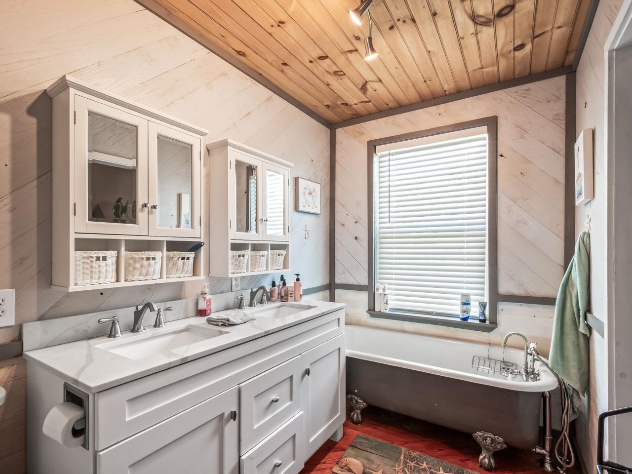 344 Lily Circle, East Point, FL 32328 Photo