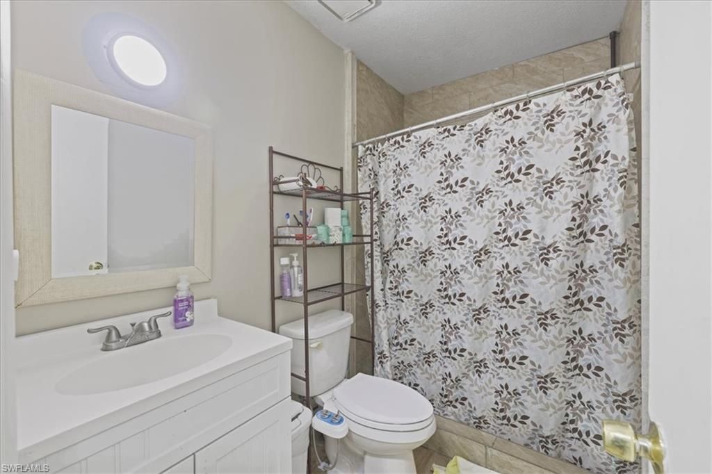 3871 White Blvd, Naples, FL 34117 Photo