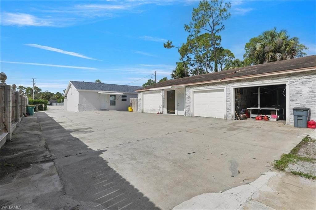 3871 White Blvd, Naples, FL 34117 Photo