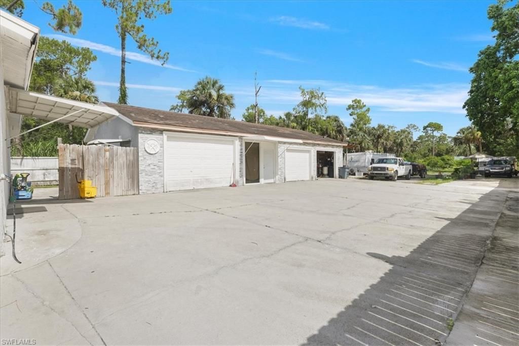 3871 White Blvd, Naples, FL 34117 Photo