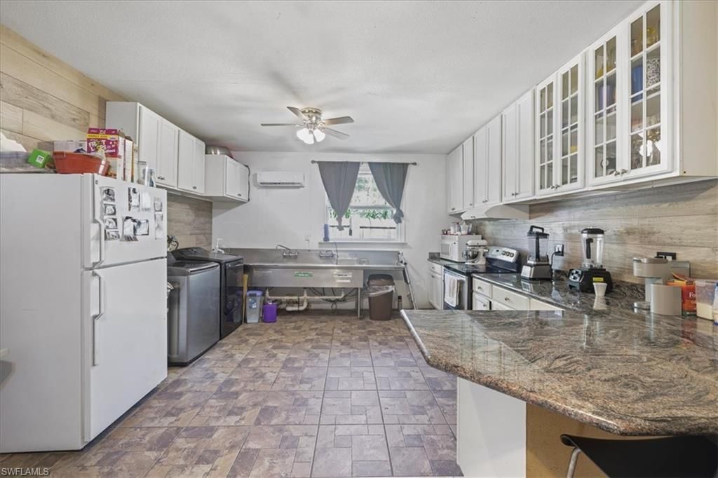 3871 White Blvd, Naples, FL 34117 Photo