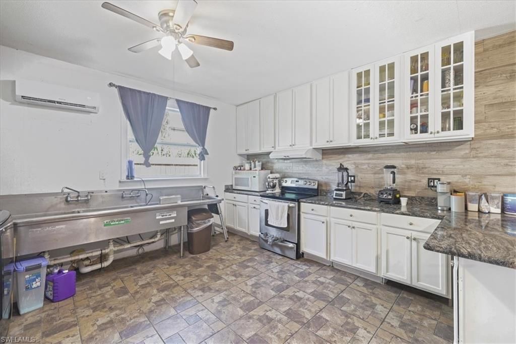 3871 White Blvd, Naples, FL 34117 Photo