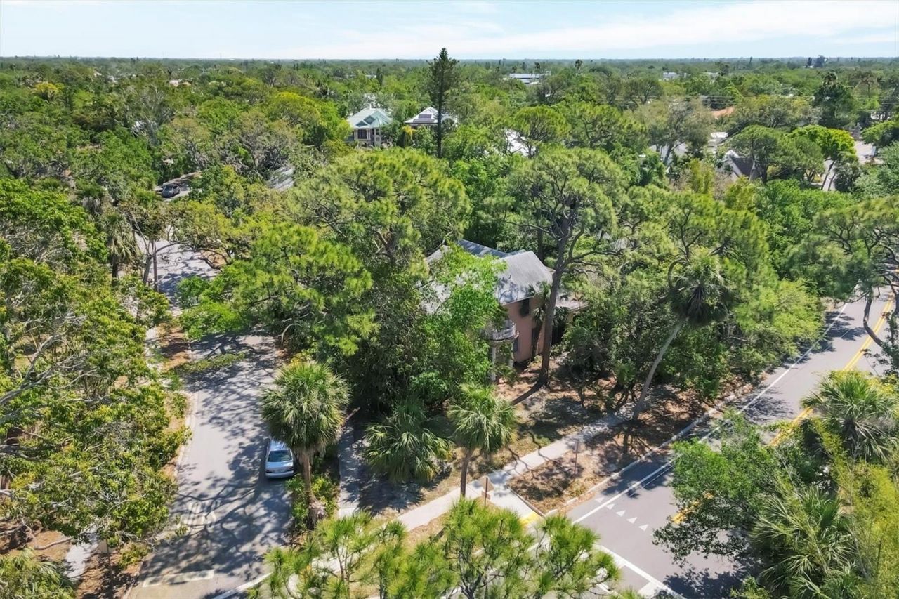 2315 Mcclellan Parkway, Sarasota, FL 34239 Photo