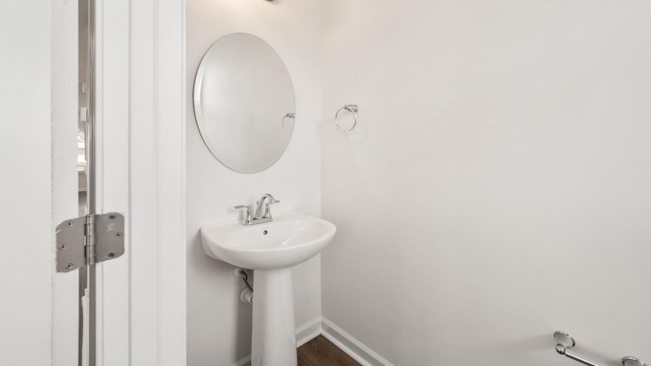 4633 Forest Hills Drive Photo 11