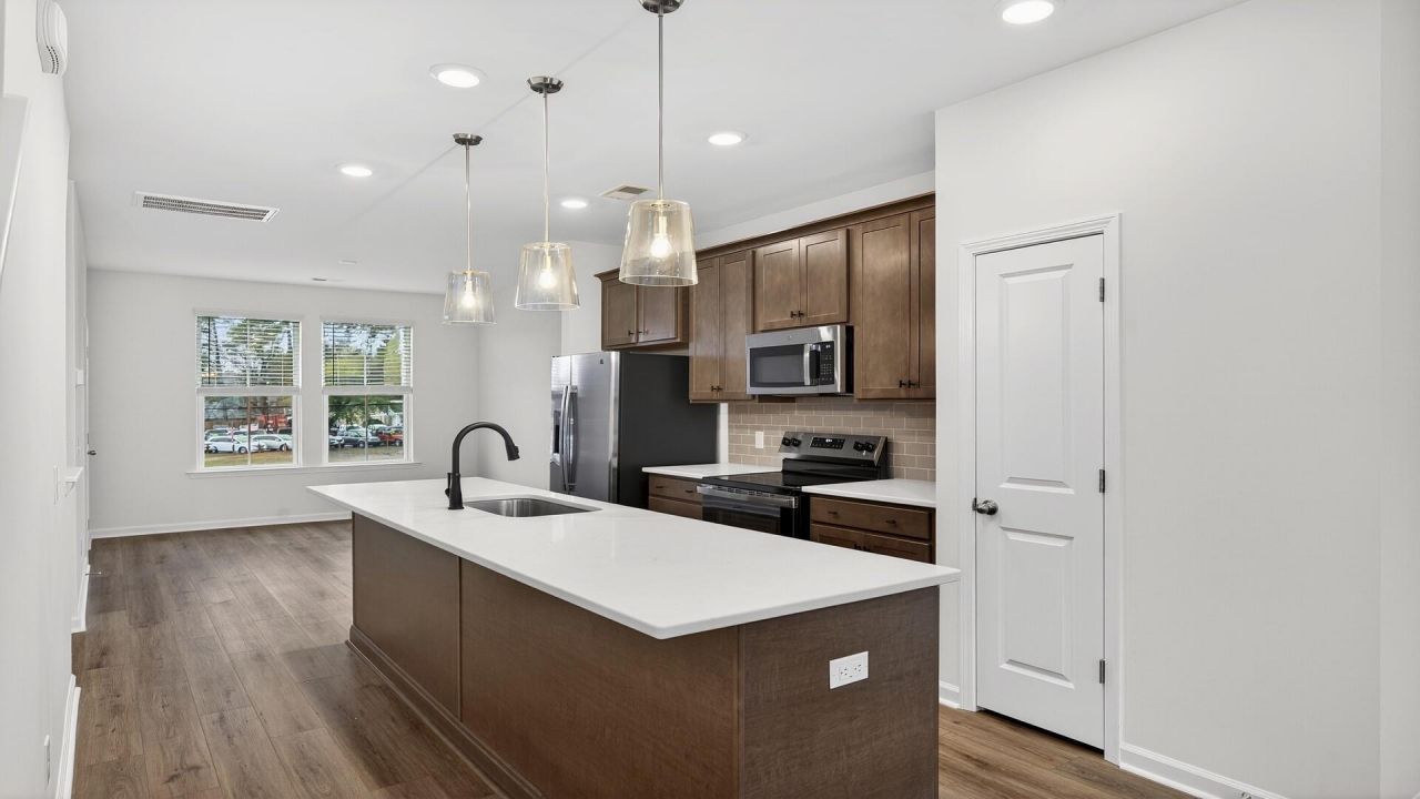 4633 Forest Hills Drive Photo 5