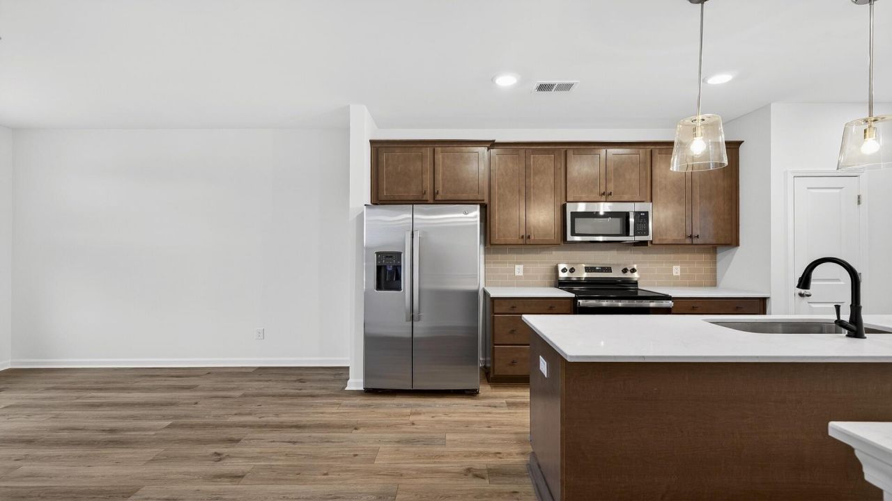 4633 Forest Hills Drive Photo 6