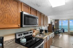 200 76th Ave. N photo 4