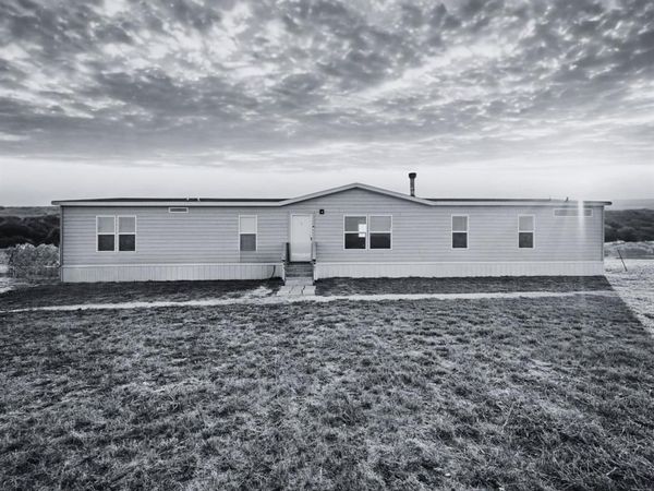 10026 County Road 4350, Frost, TX 76641