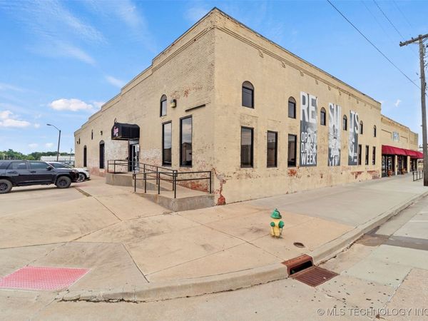 230 N Broadway , Ada, OK 74820