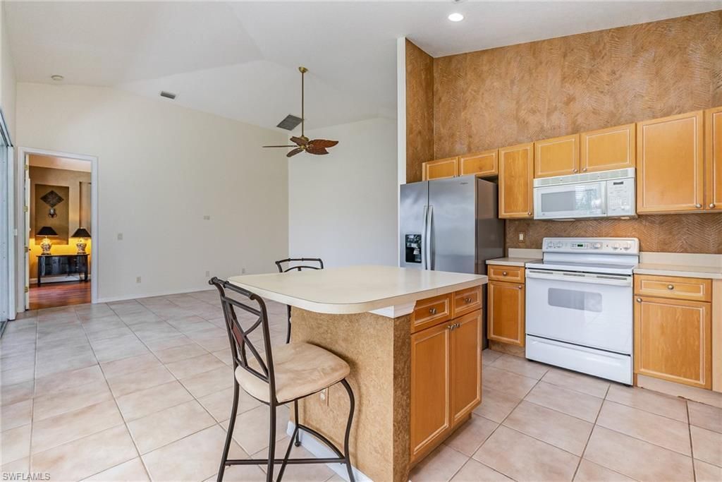 28501 Hidden Lake Dr, Bonita Springs, FL 34134 Photo