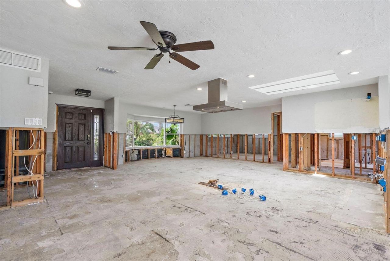 1357 52nd Avenue Ne, Saint Petersburg, FL 33703 Photo