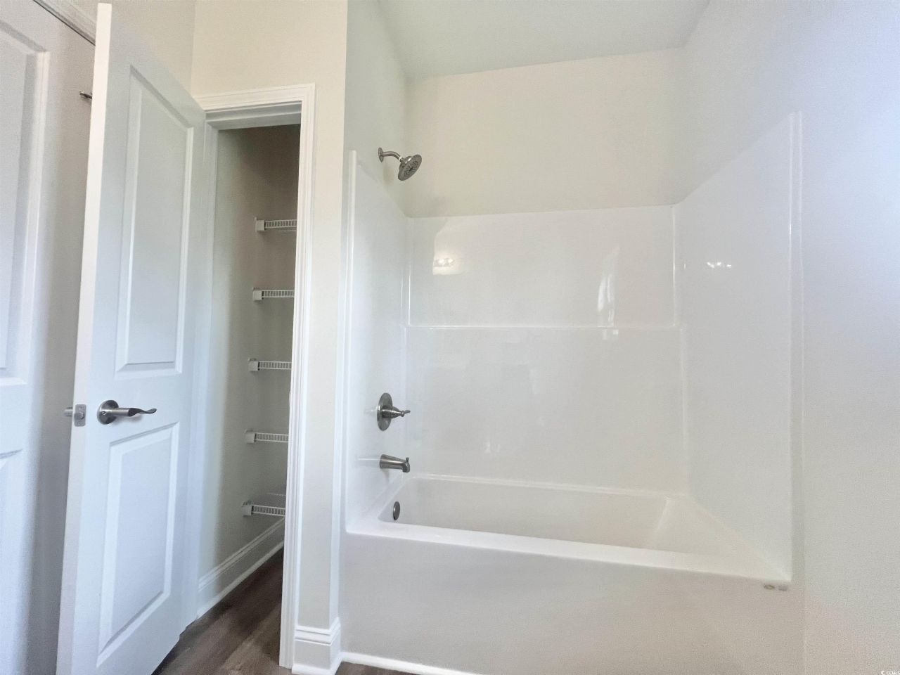 5288 Old Forest Dr. Photo 10