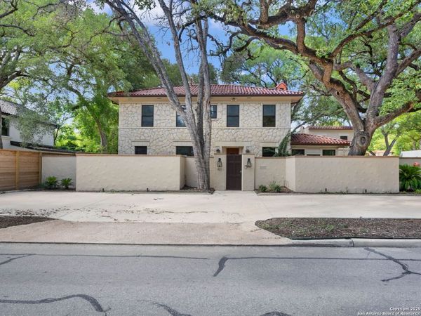 421 E Hildebrand, San Antonio, TX 78212