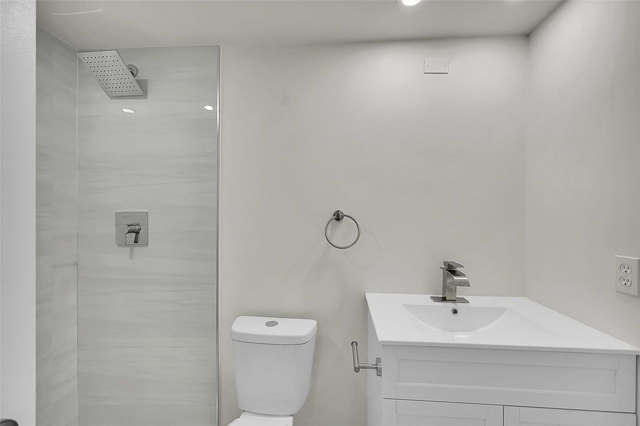 328 Brighton, Unit H, Boca Raton, FL 33434 Photo