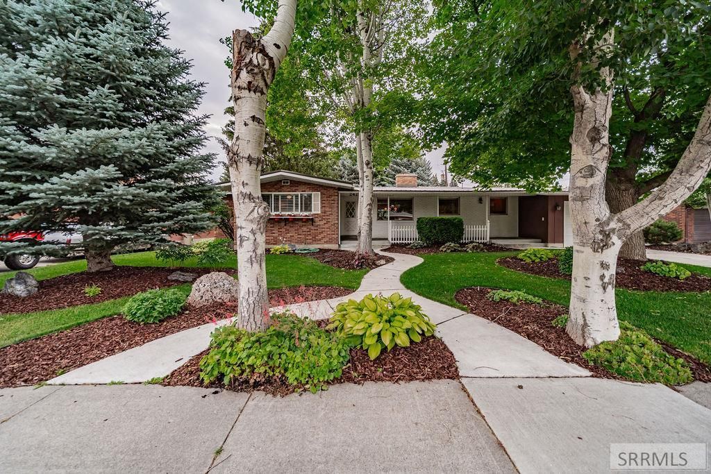 242 Pinon Drive, Idaho Falls, ID 83401 Main Photo
