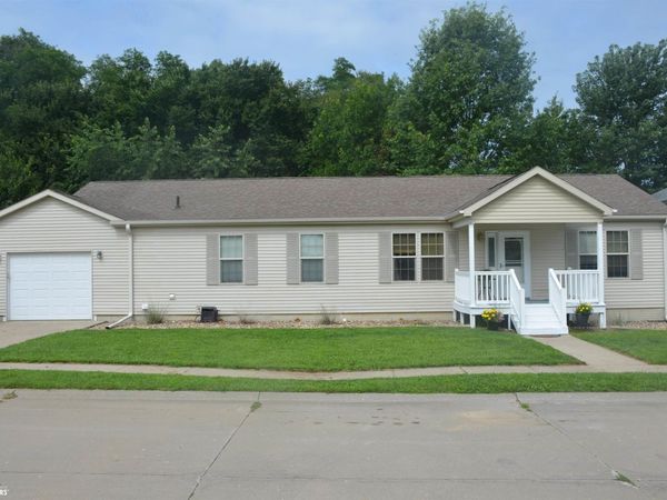 104 Lowell Drive, Eddyville, IA 52553