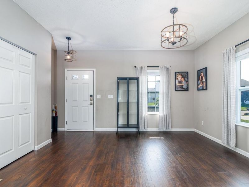 5 Burroughs Drive, Ashville, OH 43103 Photo 12