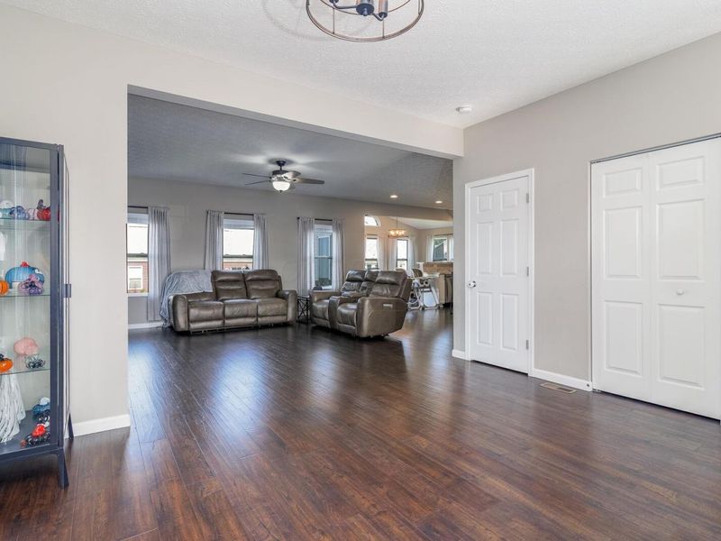 5 Burroughs Drive, Ashville, OH 43103 Photo 13