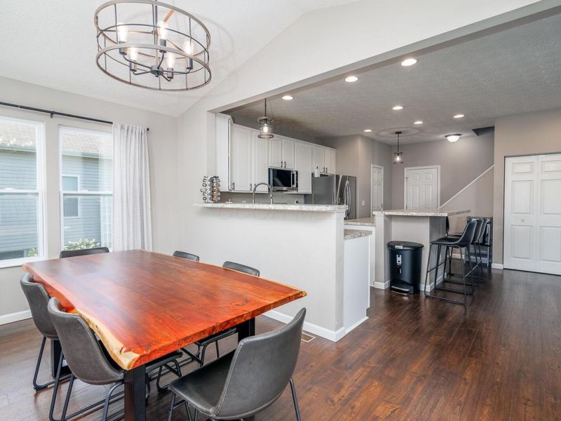 5 Burroughs Drive, Ashville, OH 43103 Photo 4