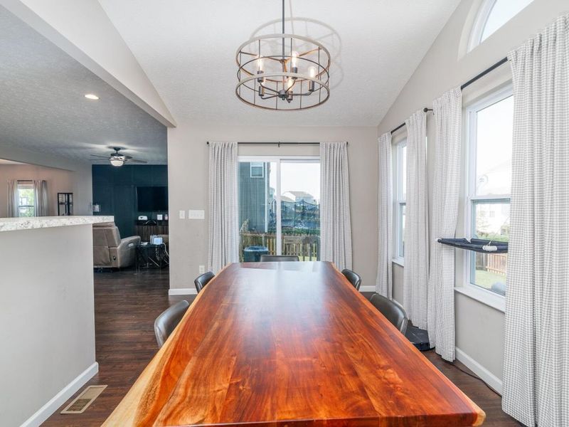 5 Burroughs Drive, Ashville, OH 43103 Photo 8