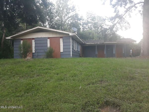 1676 Smallwood Street, Jackson, MS 39212