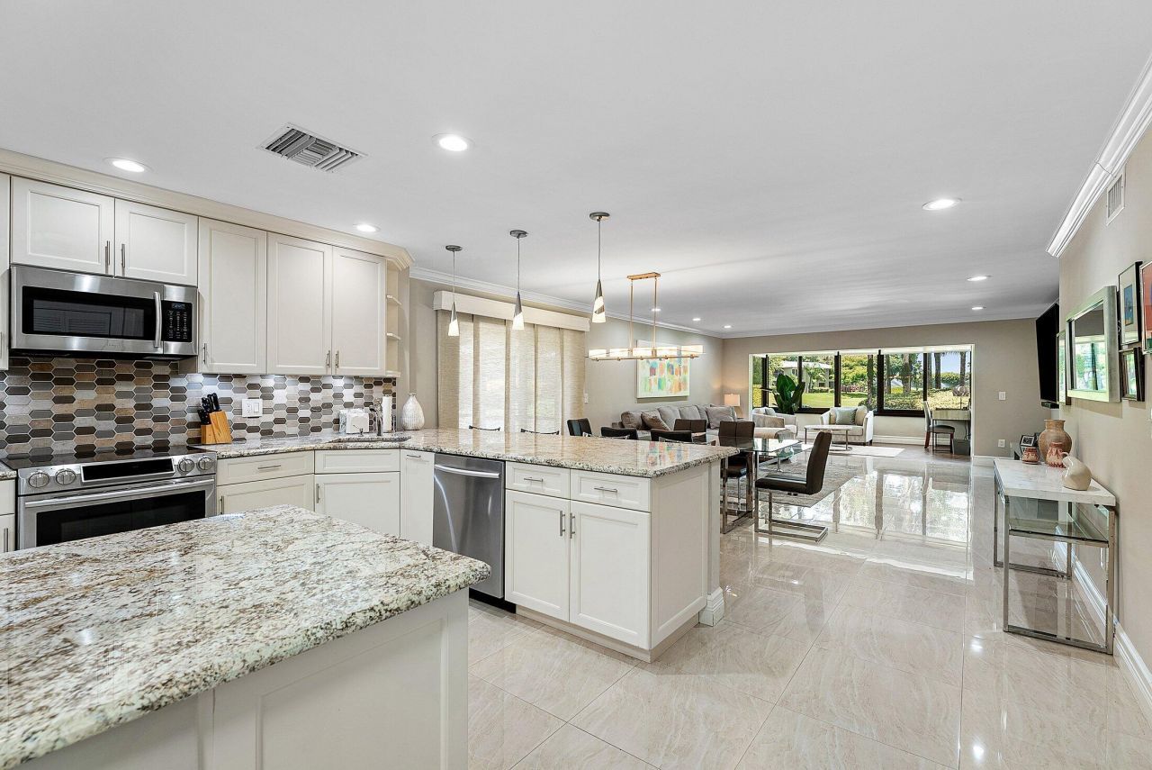 18 Westgate Lane, Unit A, Boynton Beach, FL 33436 Photo