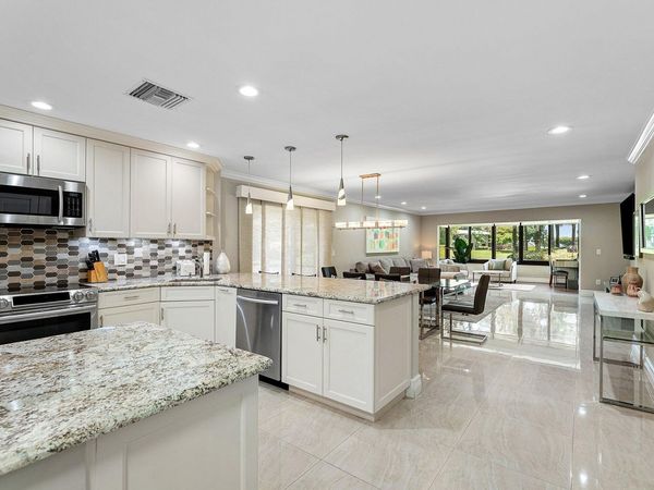 18 Westgate Lane, Unit A, Boynton Beach, FL 33436