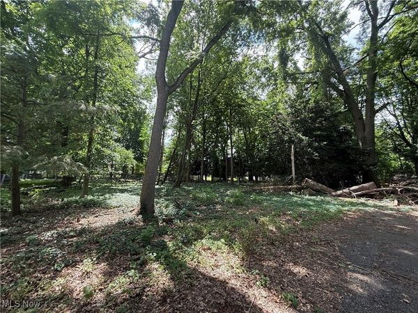 11928 Lake Shore Boulevard, Bratenahl, OH 44108