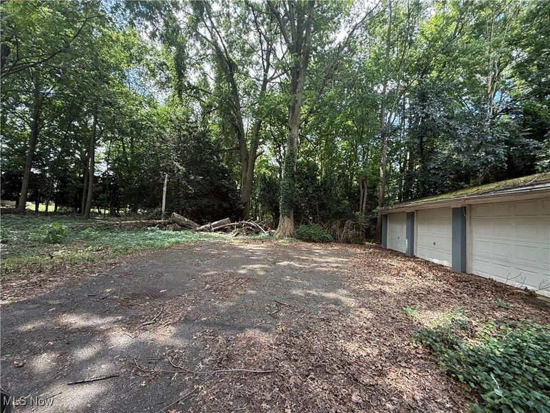 11928 Lake Shore Boulevard, Bratenahl, OH 44108 Photo 9