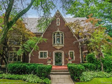 19391 Suffolk Drive, Detroit, MI 48203