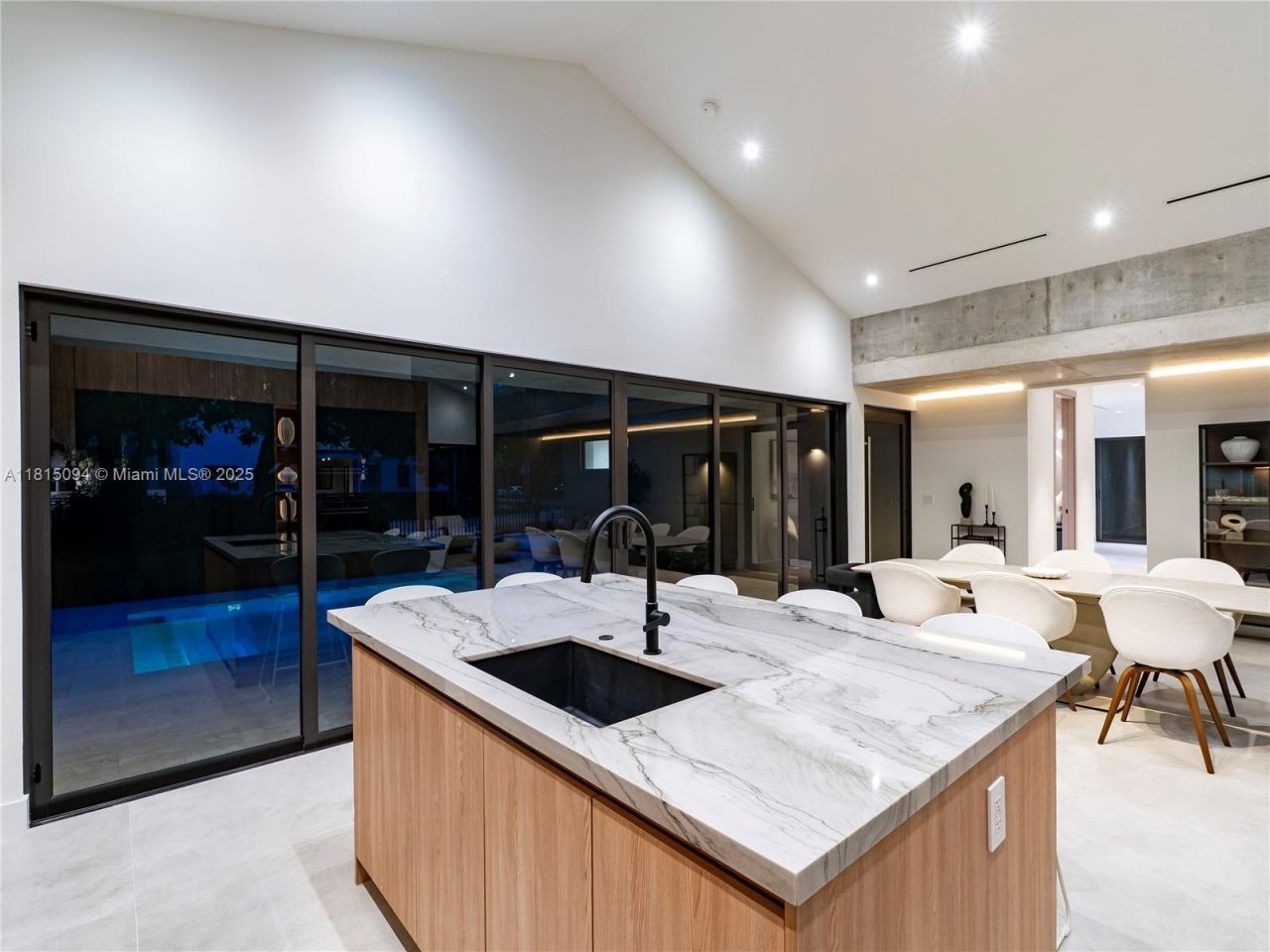 2777 Calusa St, Miami, FL 33133 Photo