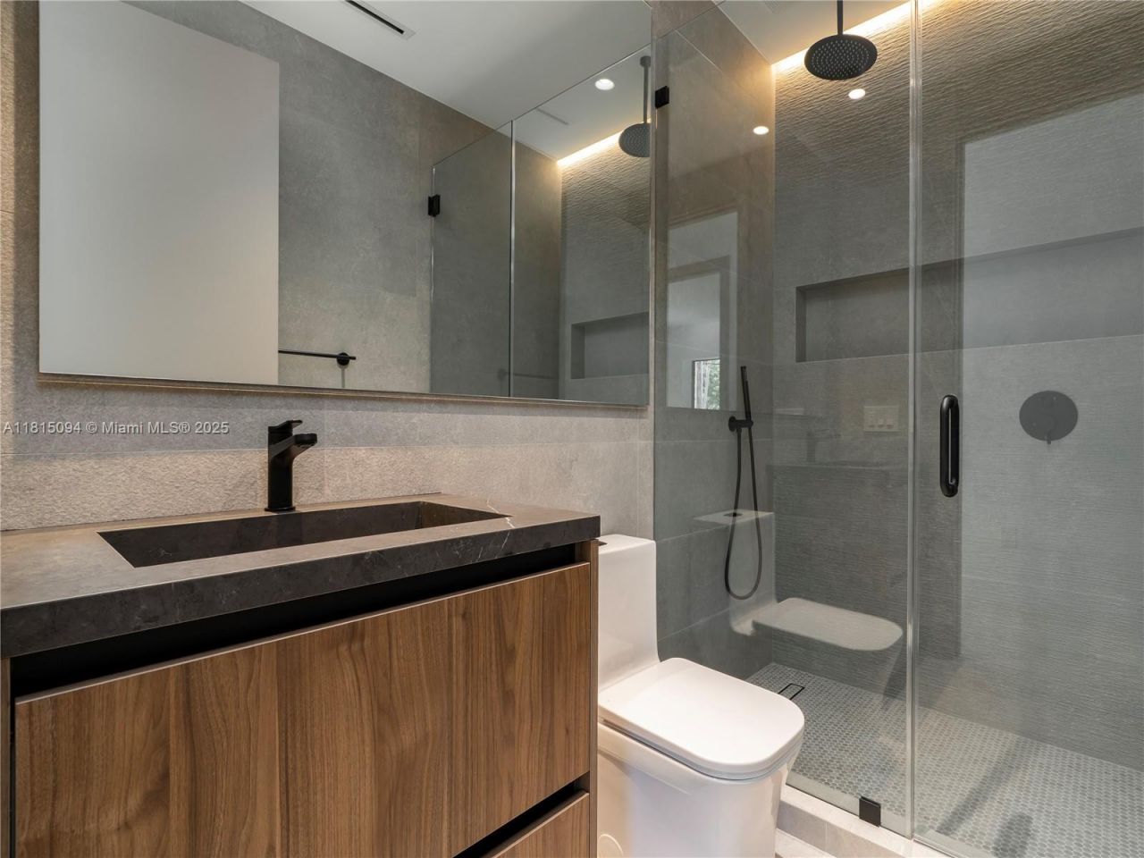 2777 Calusa St, Miami, FL 33133 Photo