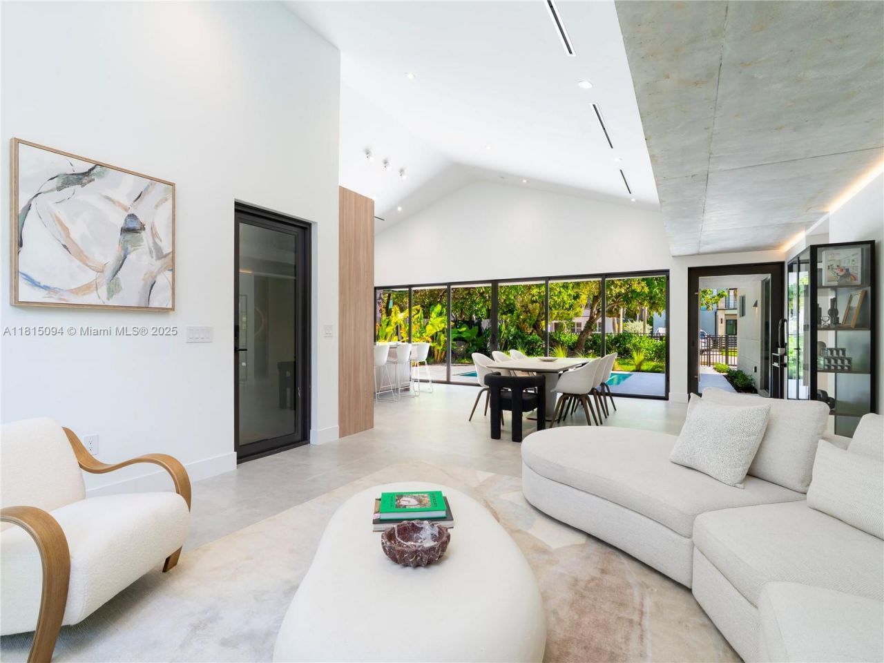 2777 Calusa St, Miami, FL 33133 Photo