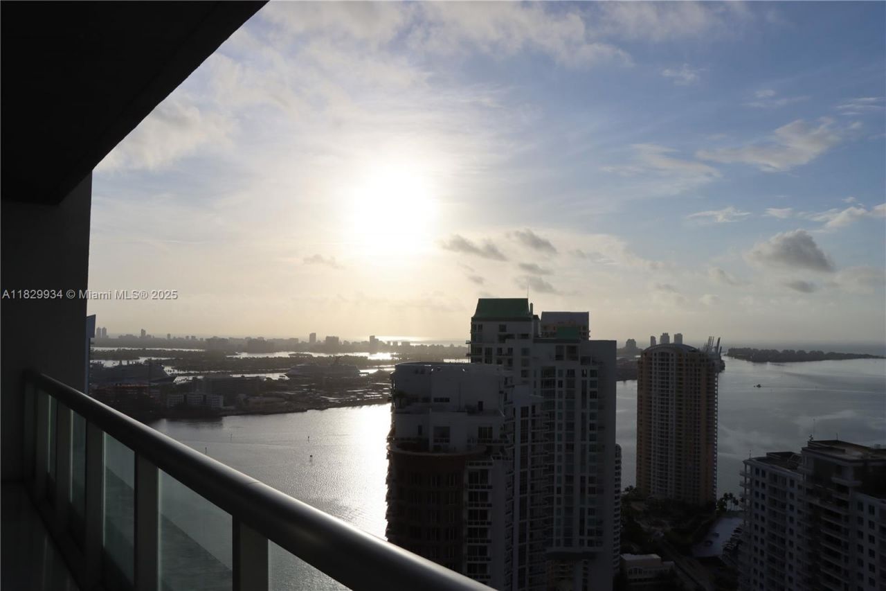 475 Brickell Ave, Unit 4207, Miami, FL 33131 Photo