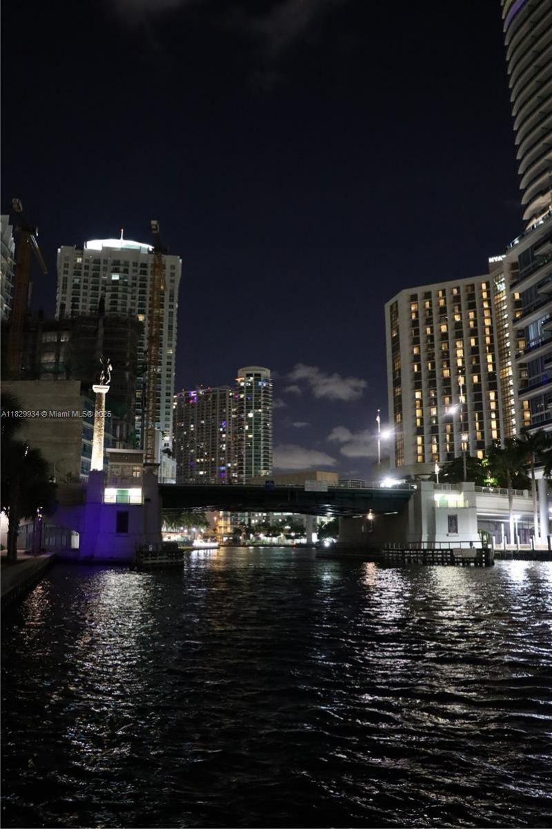 475 Brickell Ave, Unit 4207, Miami, FL 33131 Photo