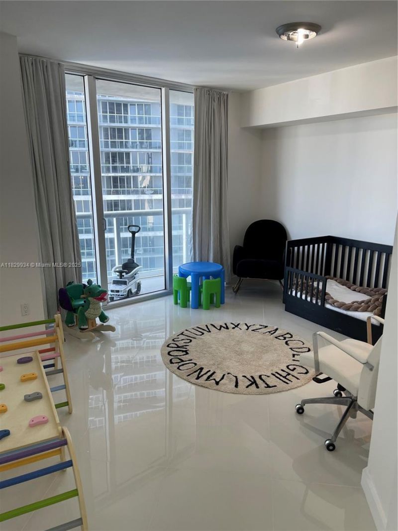 475 Brickell Ave, Unit 4207, Miami, FL 33131 Photo
