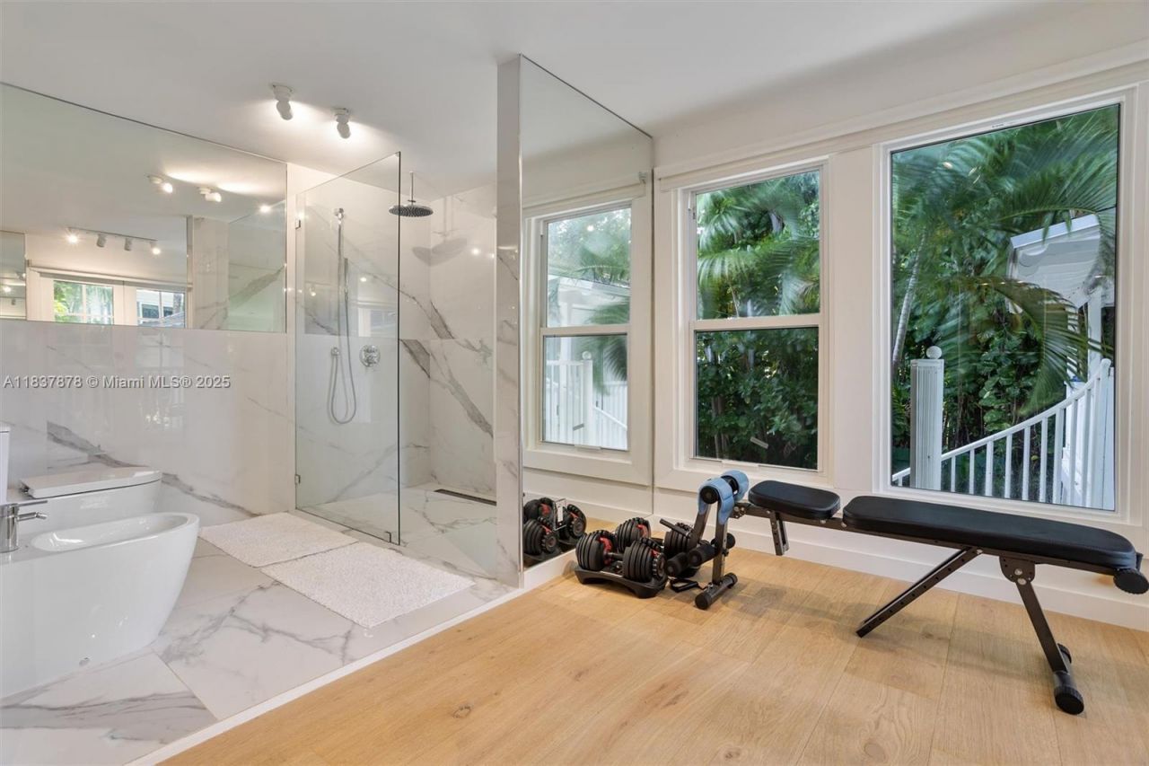 4286 S Douglas Rd, Miami, FL 33133 Photo