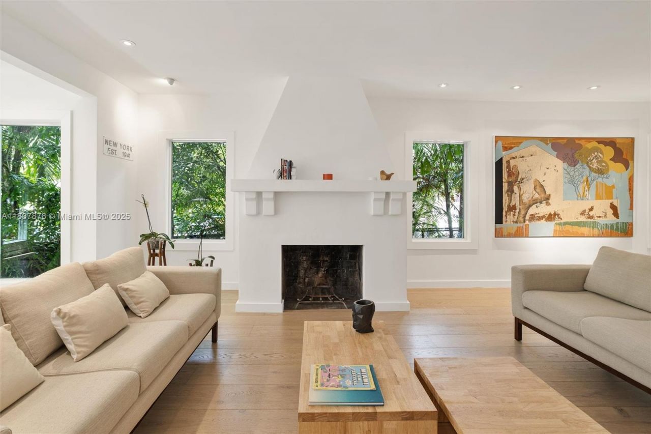 4286 S Douglas Rd, Miami, FL 33133 Photo